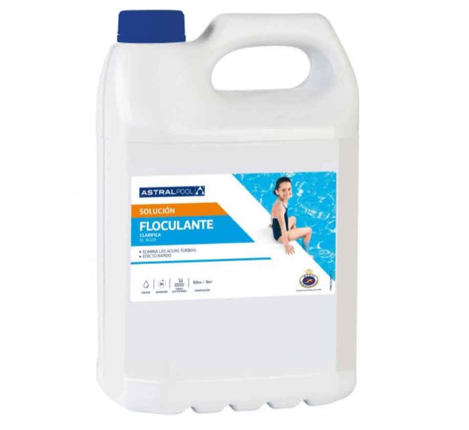 producto antialgas para tratamiento de algas en la piscina.